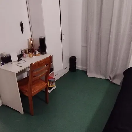 Chambre 蒙蒂尼勒布勒托讷
